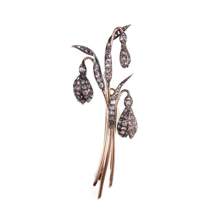 Diamond snowdrop flower brooch, with three hanging flowerheads, naturalistically modelled